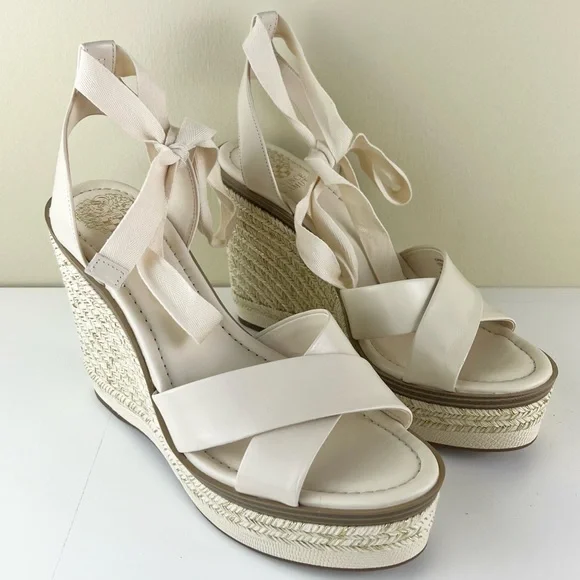 NEW VINCE CAMUTO BEIGE PLATFORM WEDGE SANDALS - Picture 2 of 12